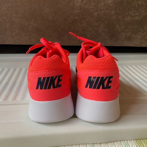 Nike | Kaishi Neon Coral Sneakers, NWOT - Picture 3 of 5